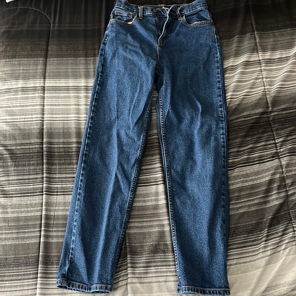 Fashion Nova boyfriends jean size 3, runs like size 1